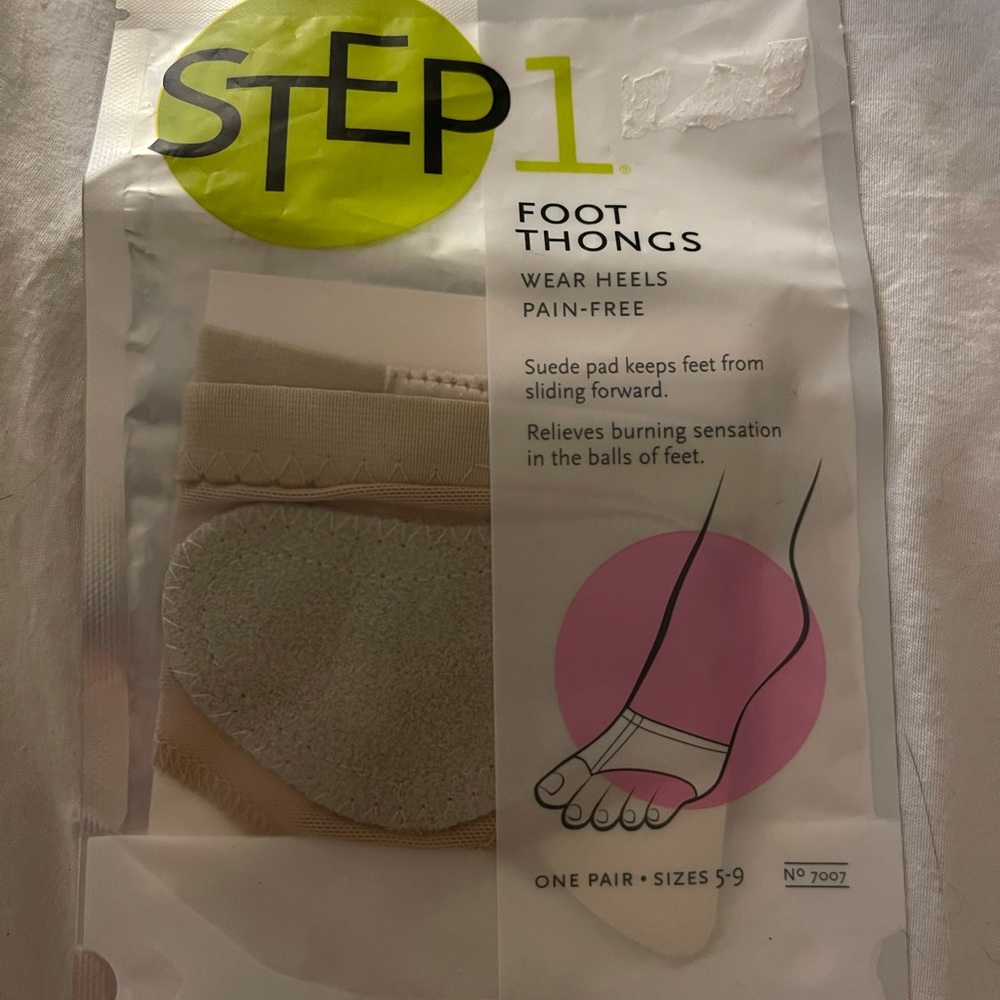 Step 1 Foot thongs NEW SEALED